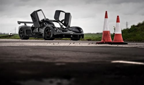 日前,小眾汽車制造商Ultima宣布將推出一款Ultima GTW車型,該車作為Ultima GTR繼任車型,外觀以及動力方面均有變化。  日前,小眾汽車制造商Ultima宣布將推出一款Ultima GTW車型,該車作為Ultima GTR繼任車型,外觀以及動力方面均有變化。