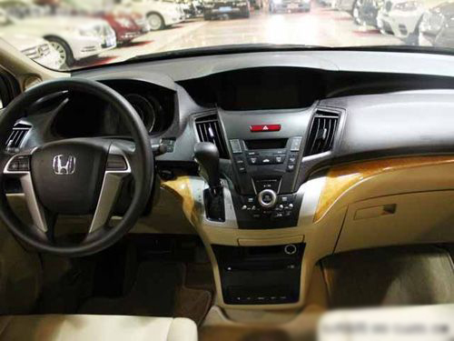 一汽馬自達 馬自達8 2011款,上海通用別克 GL8 2011款 一汽馬自達 馬自達8 2011款,上海通用別克 GL8 2011款