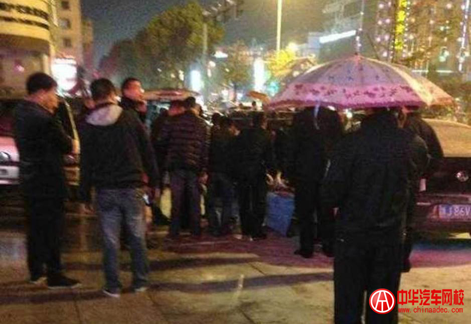 原配怒火燒小三 原配怒火燒小三