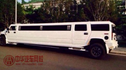 北京體育大學豪車云集 北京體育大學豪車云集