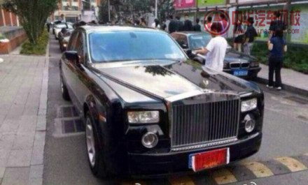 北京體育大學豪車云集 北京體育大學豪車云集