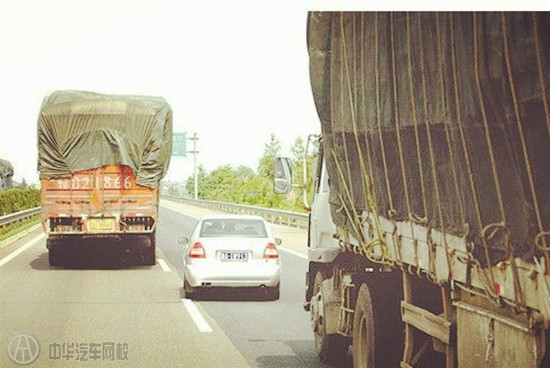 駕駛必學:如何躲避大貨車威脅@ahlsjy.cn