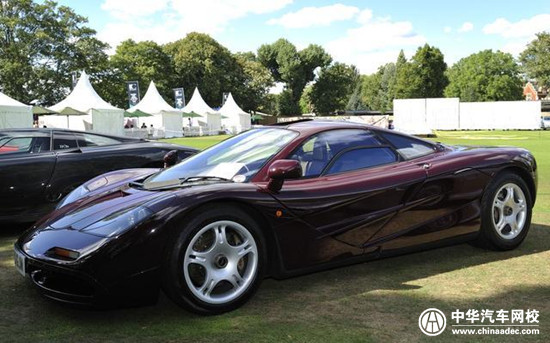 “活久見”一輛車兩個駕駛倉到底誰說了算？@ahlsjy.cn