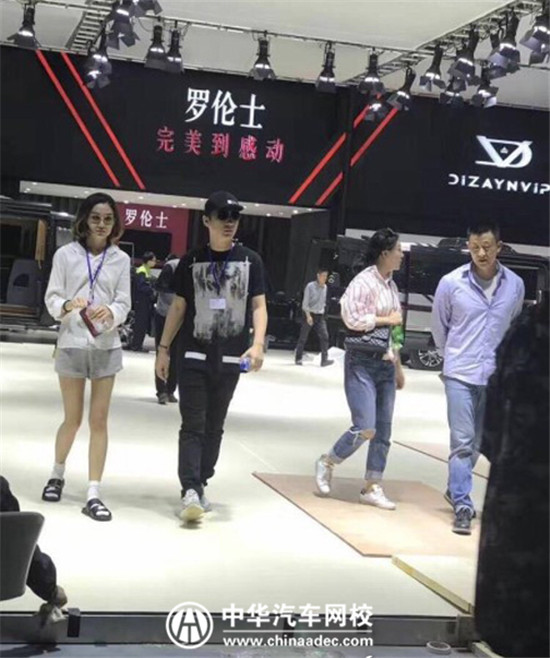 王思聰逛上海車展 怒提兩臺勞斯萊斯！@ahlsjy.cn
