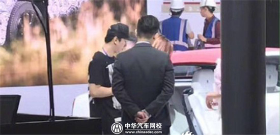 王思聰逛上海車展 怒提兩臺勞斯萊斯！@ahlsjy.cn