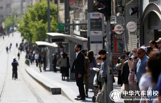 以色列高速公路上全體民眾下車默哀@ahlsjy.cn
