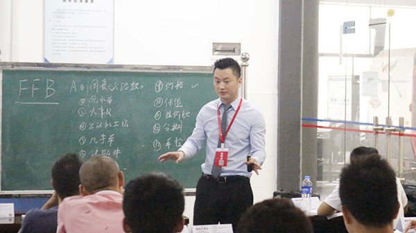 專業的二手車評估師 同樣是大師級別的二手車銷售@ahlsjy.cn 專業的二手車評估師 同樣是大師級別的二手車銷售@ahlsjy.cn
