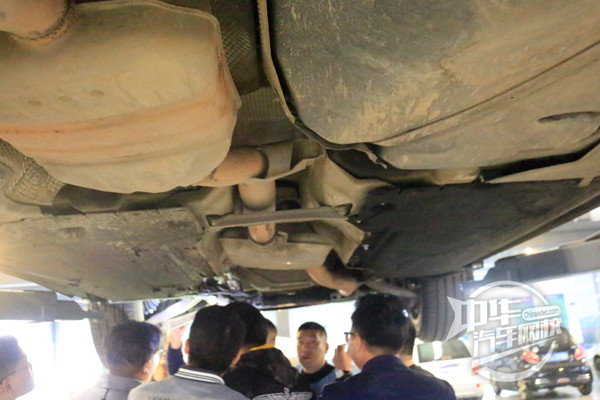二手車評估案例—2015款奧迪A4，小磕碰釀成大事故！@ahlsjy.cn