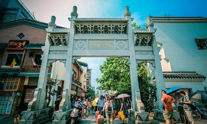 中華汽車網校楊宇敬帶你游長沙@ahlsjy.cn