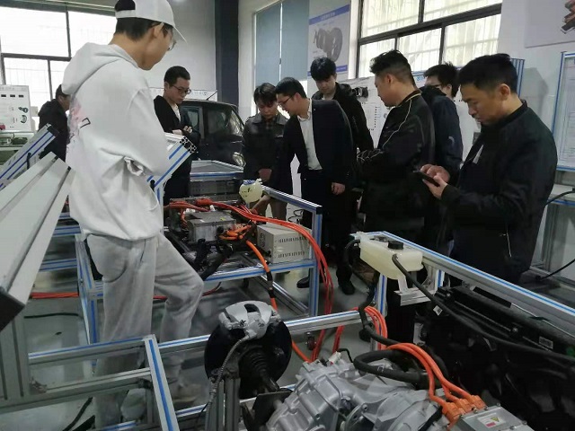 中華汽車網校第242期二手車評估師實訓第五天！新能源汽車鑒定教學@ahlsjy.cn